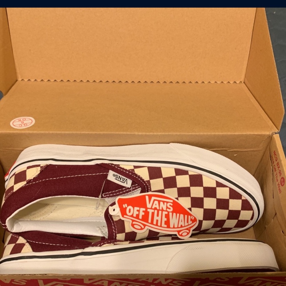 shoes - Picture 3 of 4